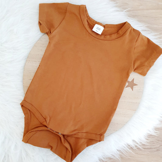 Brown Short Sleeve Basic Bodysuit, Size 1